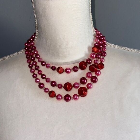 Pink Triple Strand Necklace! - Picture 1 of 7